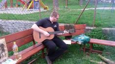 Posezení při&nbsp;kytaře